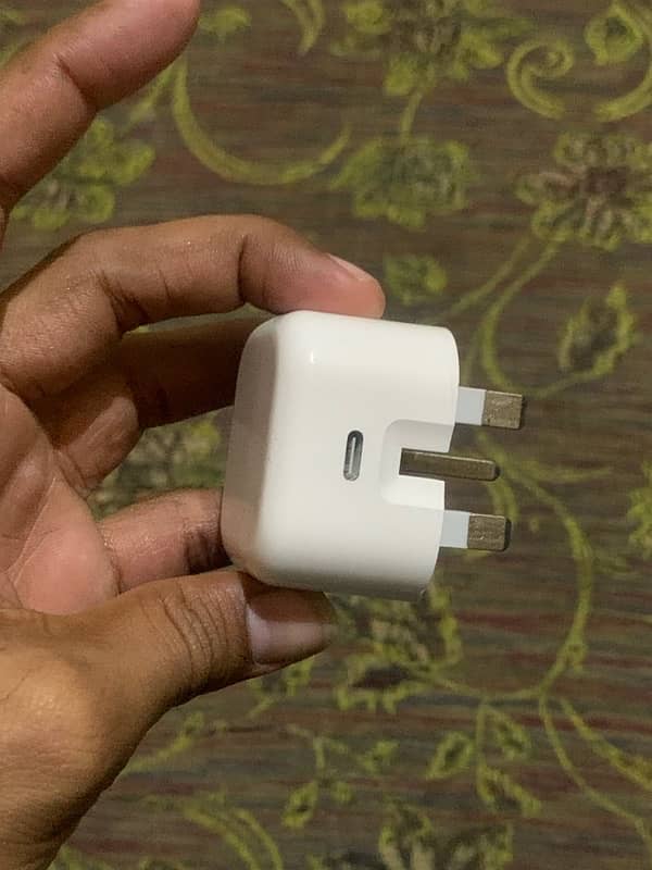 charger I phone 11 0