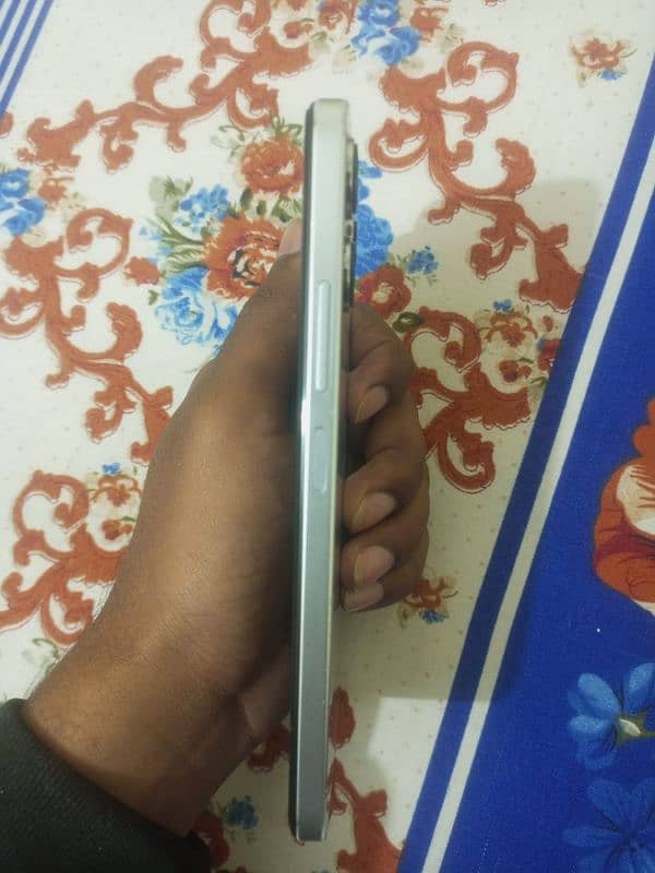 I sell my phone redmi 12 only 7 month used exchange possible 1