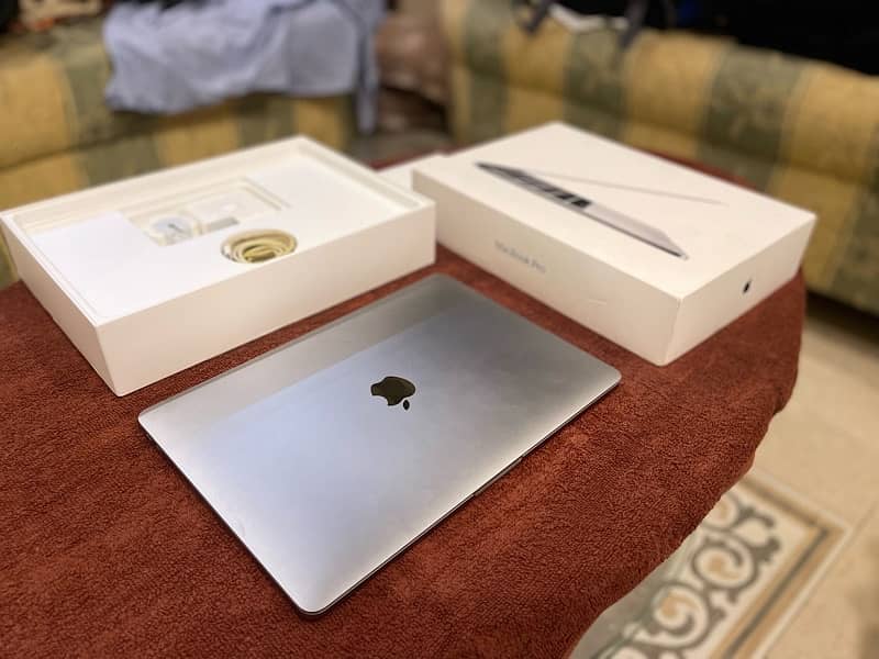 Macbook Pro 13 inch, 2017. 3