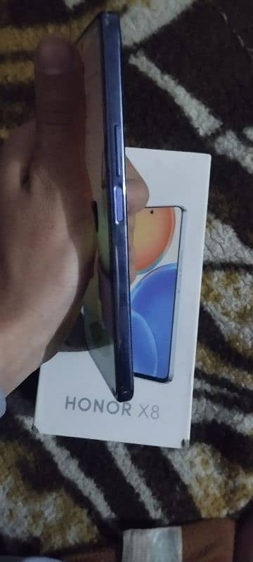 NAME. HONOR X8 . BLUE (8.128) OUT CLASS DISPLAY WITH BOX AND CHARGER 4