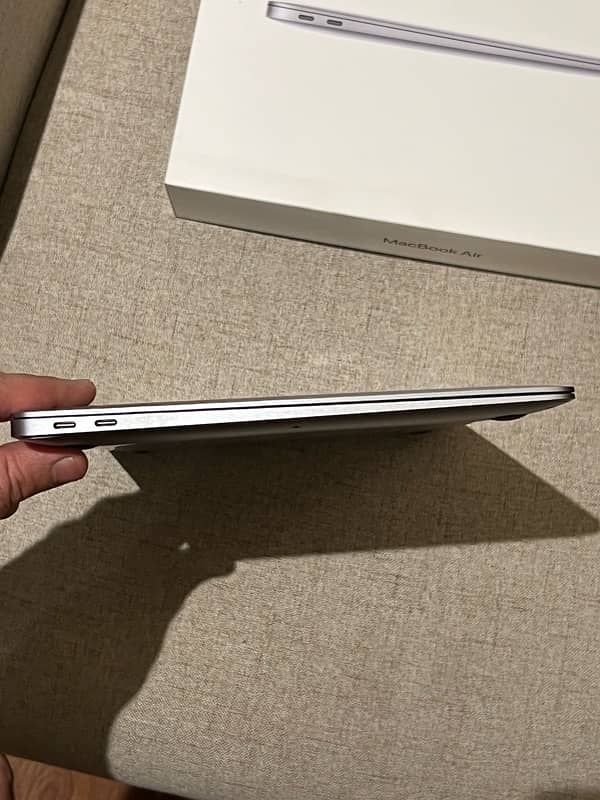 MacBook Air 13’ M1 Chip (2020) Space Grey 8GB & 256GB SSD 5