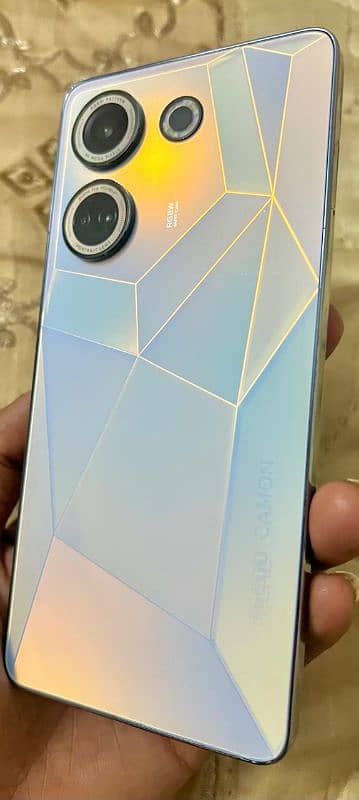 TECNO CAMON 20 8/256 gb PTA APV 1