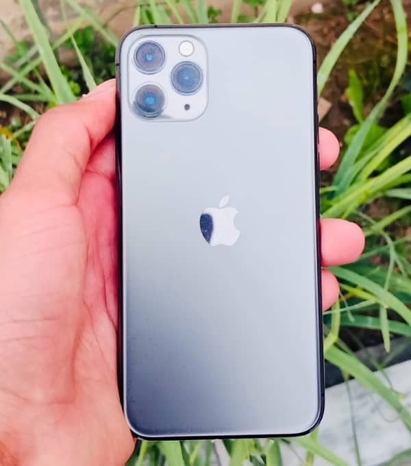 IPHONE 11pro pta approved 64gb serious buyer only no foolish offers 4