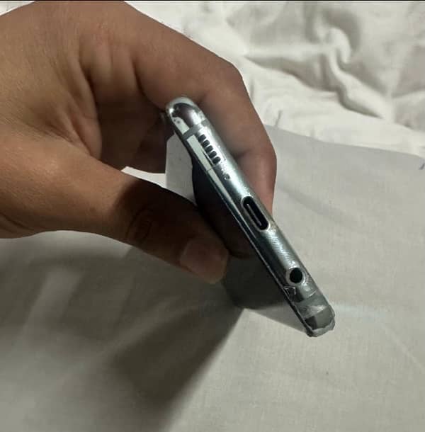 Samsung Galaxy S 10 (10/10 condition) 4
