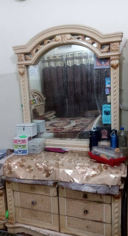 bed. dressing table & Almarah 1