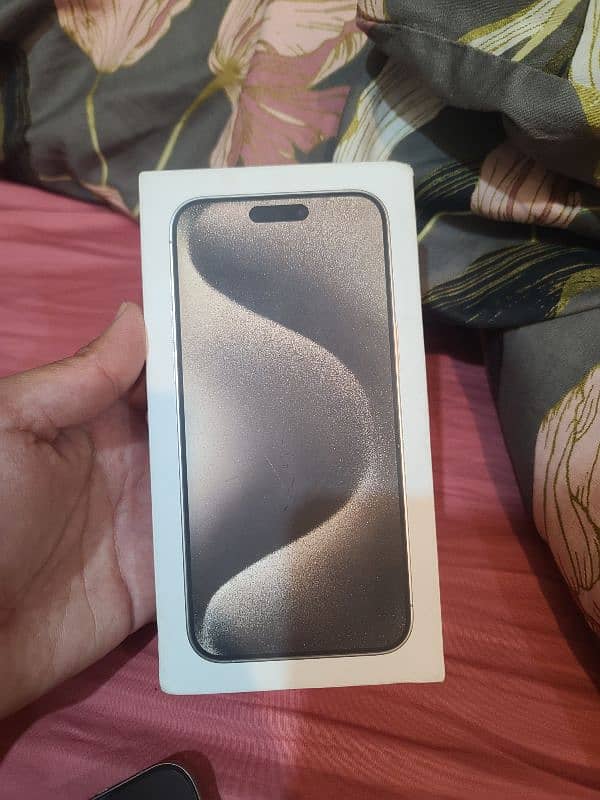 iPhone 15 pro max 256gb Non PTA 4