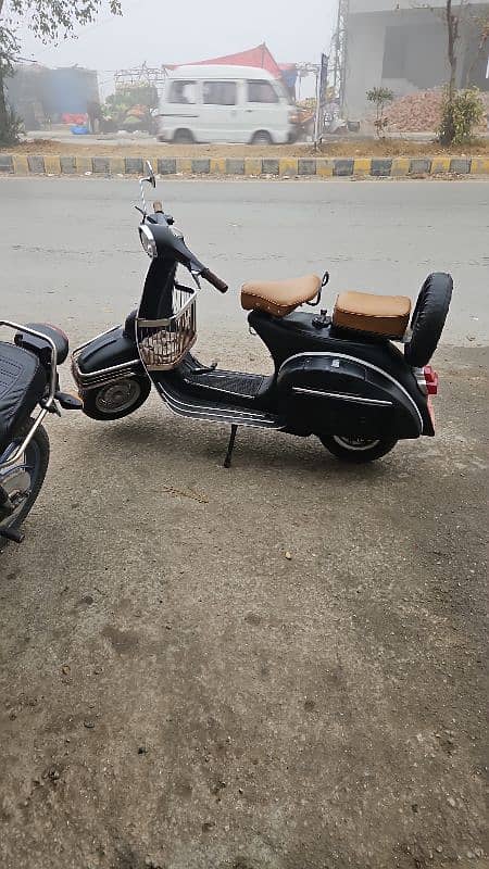 vespa scooter 2