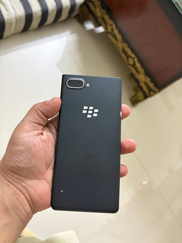 blackberry key2 3