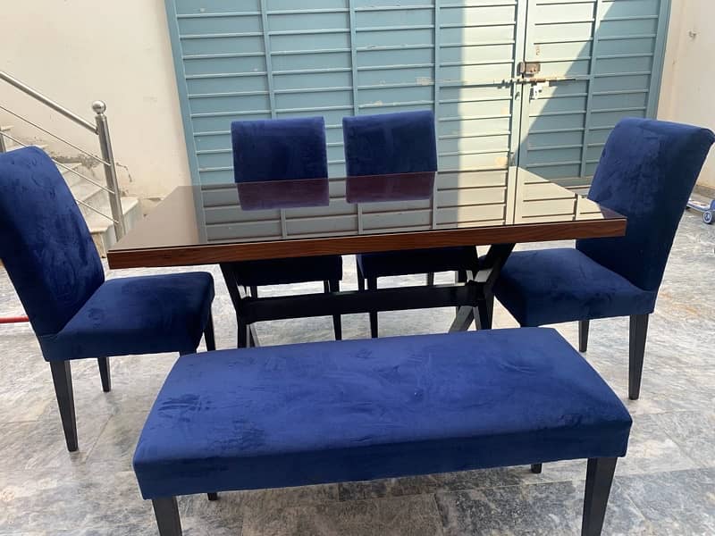 Dining table with 4 chairs 1