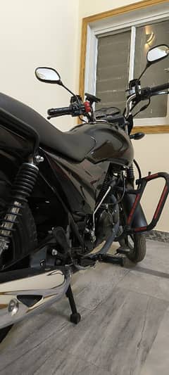 Suzuki GR 150 Black