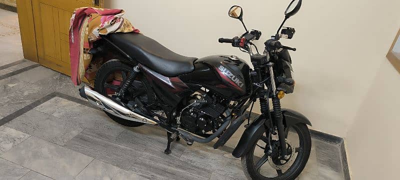 Suzuki GR 150 Black 7