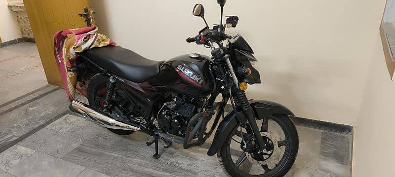 Suzuki GR 150 Black 8