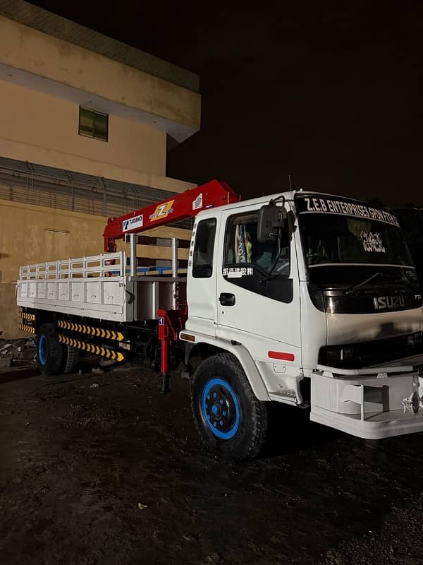 Isuzu FTR truck 2