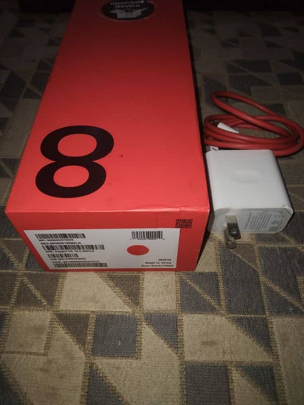 Selling one plus 8 5G 8/128 condition 9/10 box warp charger handfree. 7