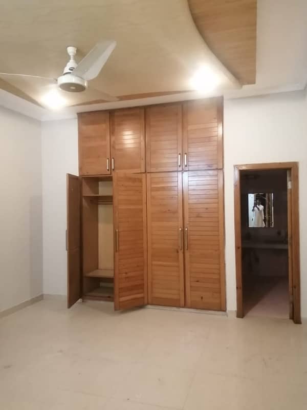 1 kanal Corner upper portion for rent in Johar town Lahore 3