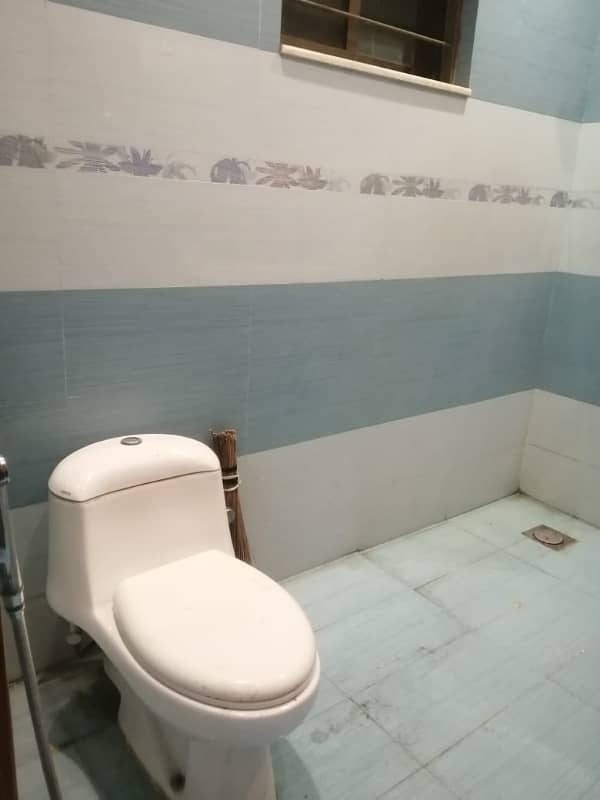 1 kanal Corner upper portion for rent in Johar town Lahore 4