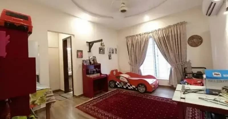 (1 Kanal)Beautiful Renovated Double Story House For Sale Sector G-11 1