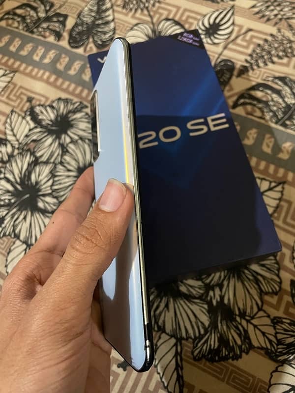 Vivo V20SE 8/128 All genuine All okay With Box 4