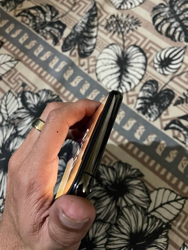 iphone XS Max 256GB working Okay 4