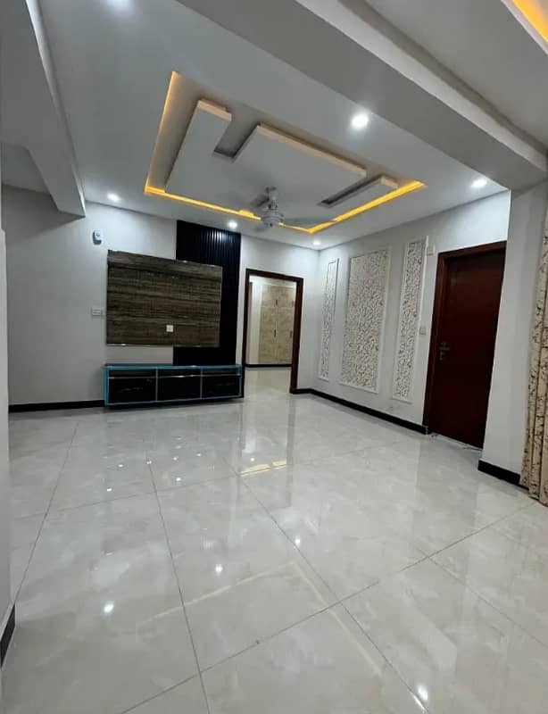 Fully Renovated Tile Floor Flat For Sale G-11/4 PHA D-Type First Floor 2