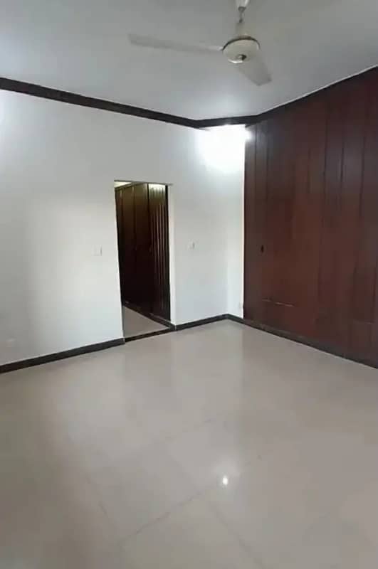 Fully Renovated Tile Floor Flat For Rent G-11/3 4