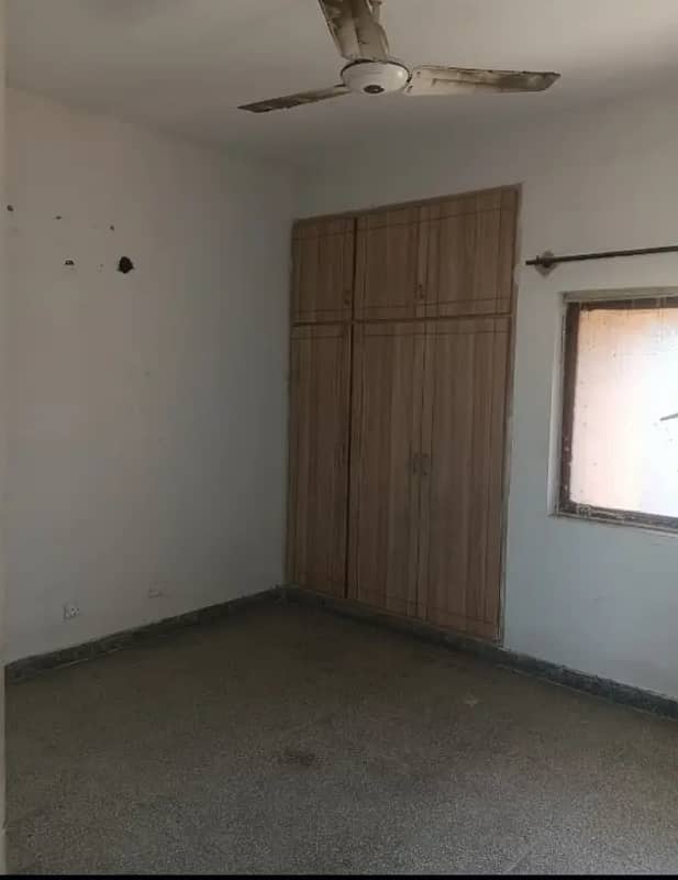 G-11/3 FGEHA D-Type 3rd Floor Flat For Rent 3