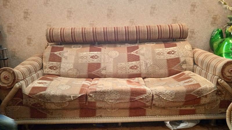 High-Quality Used Sofa Set – Excellent Condition & Affordable Price 0