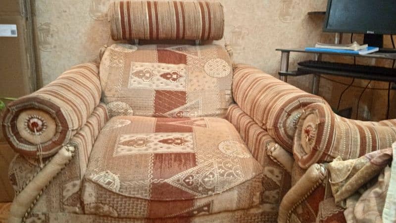 High-Quality Used Sofa Set – Excellent Condition & Affordable Price 1