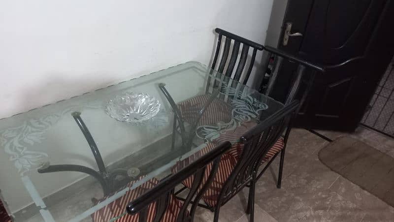 dinning table with chairs 0