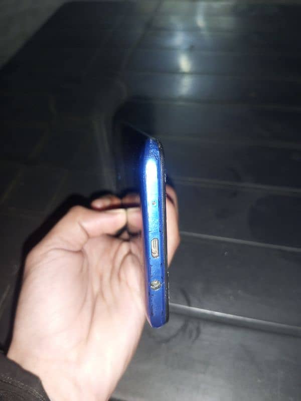 Infinix hot 9 play 4/64 3