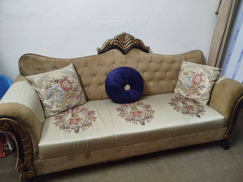 5 seater sofa set with table 0