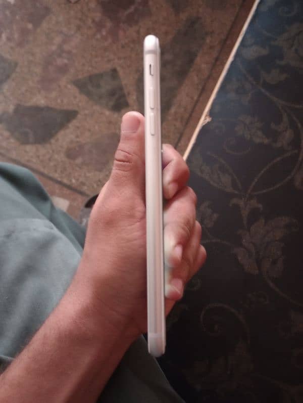 iPhone 8 Plus for urgent sale 3