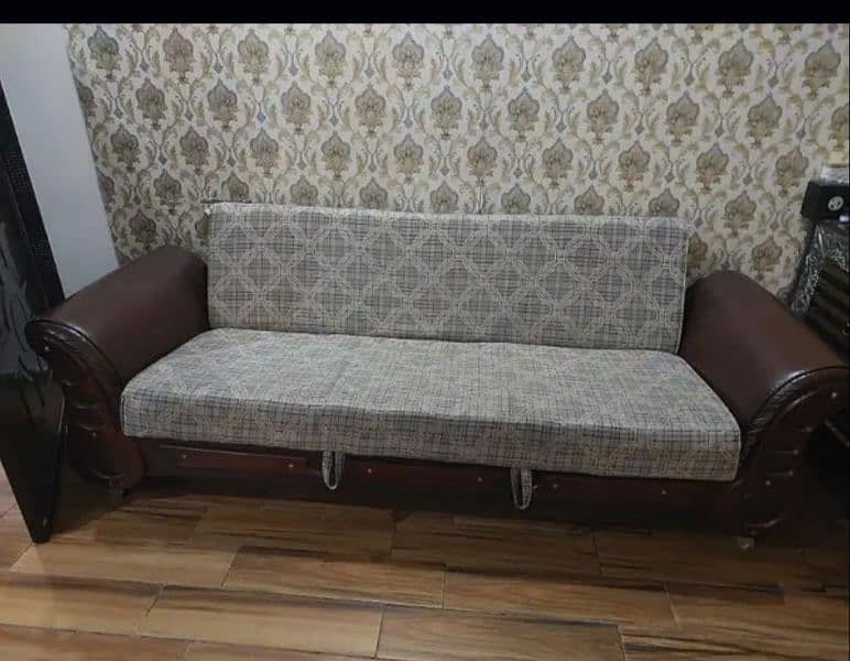 GOOD CONDITION SOFA CM BED IN LOW PRICE 0