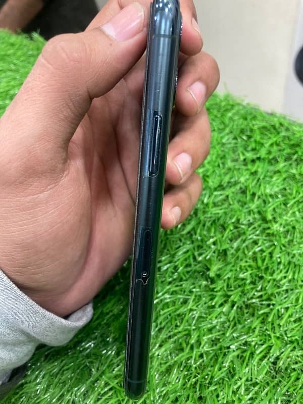 iPhone 11 pro Non PTA 3