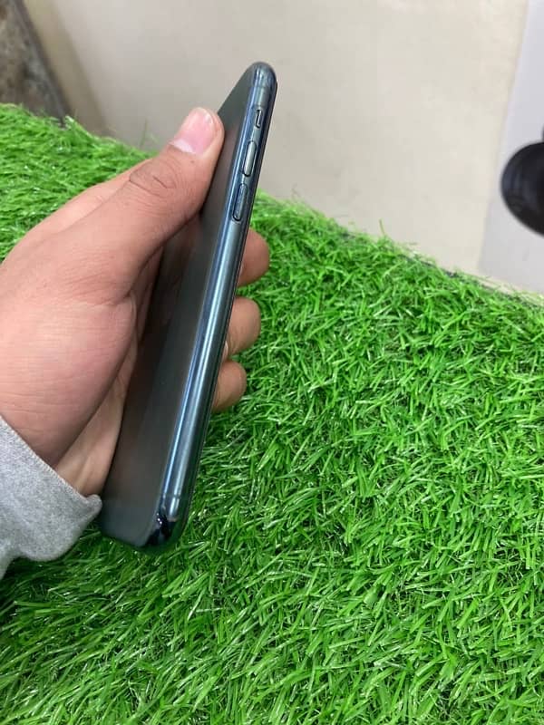 iPhone 11 pro Non PTA 5