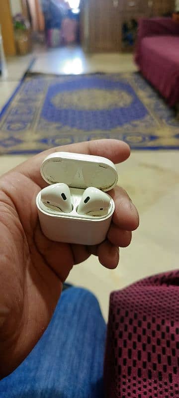 Apple Airpod garnration 1 0