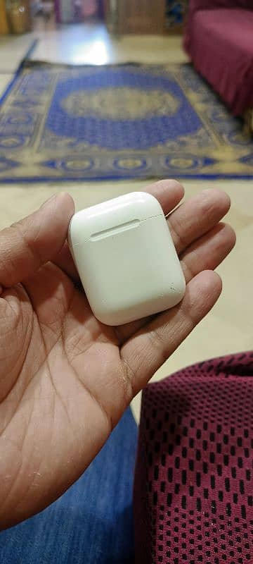 Apple Airpod garnration 1 2