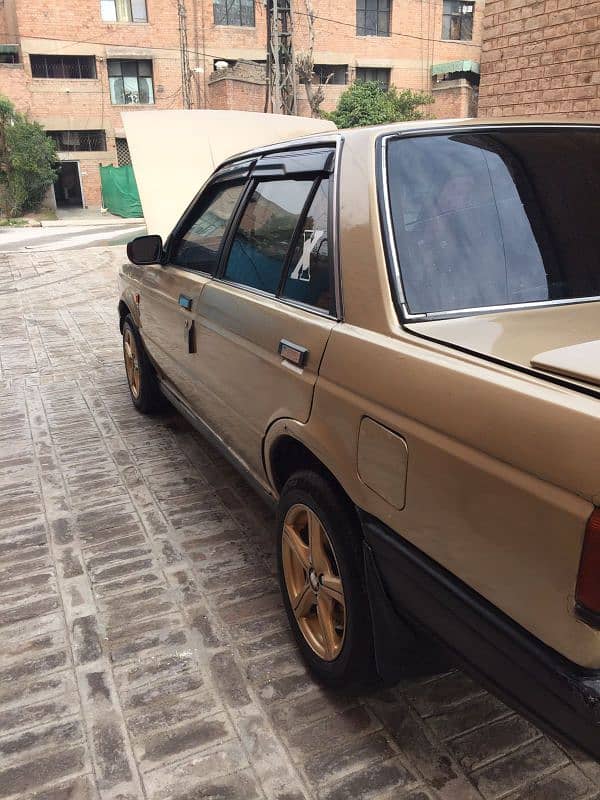 Nissan Sunny 1986 4