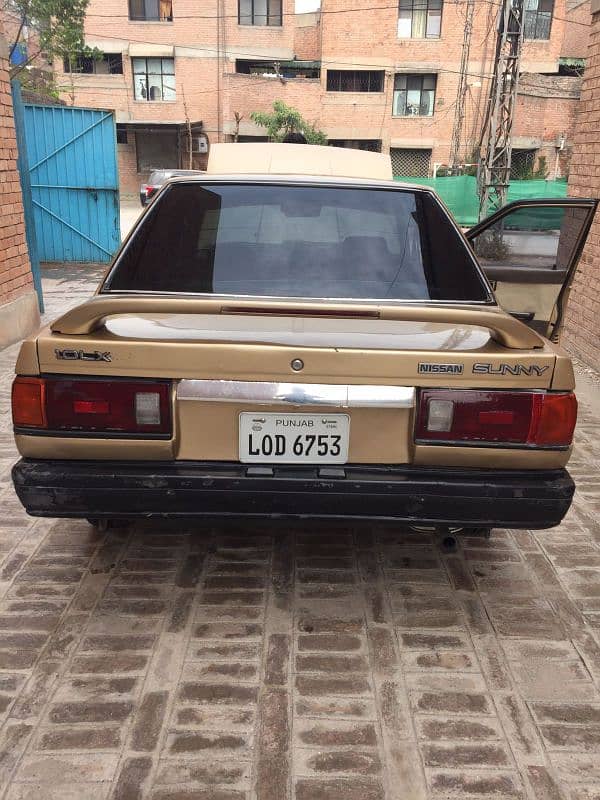 Nissan Sunny 1986 5