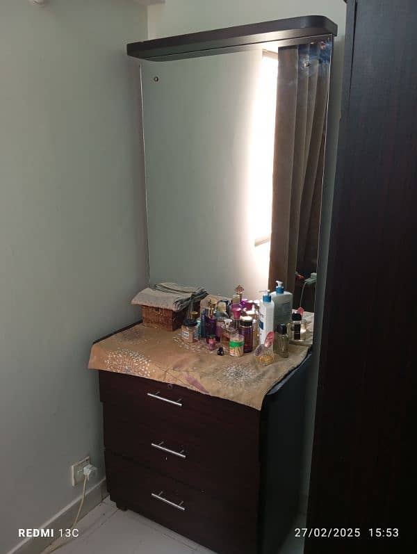 bed cupboard dressing table 2