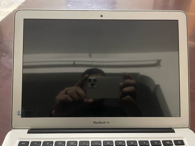 Apple MacBook Air 6 core 15 4t Gen Slim 4