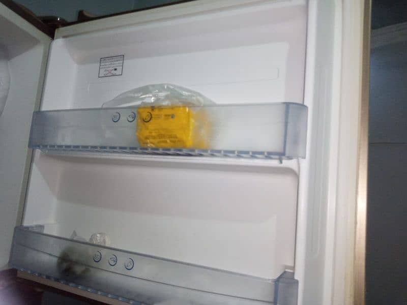 haire refrigerator good in condition 2