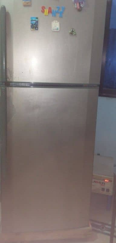 haire refrigerator good in condition 3