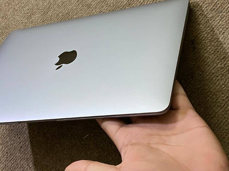 Macbook Air M1 (16/512) 3