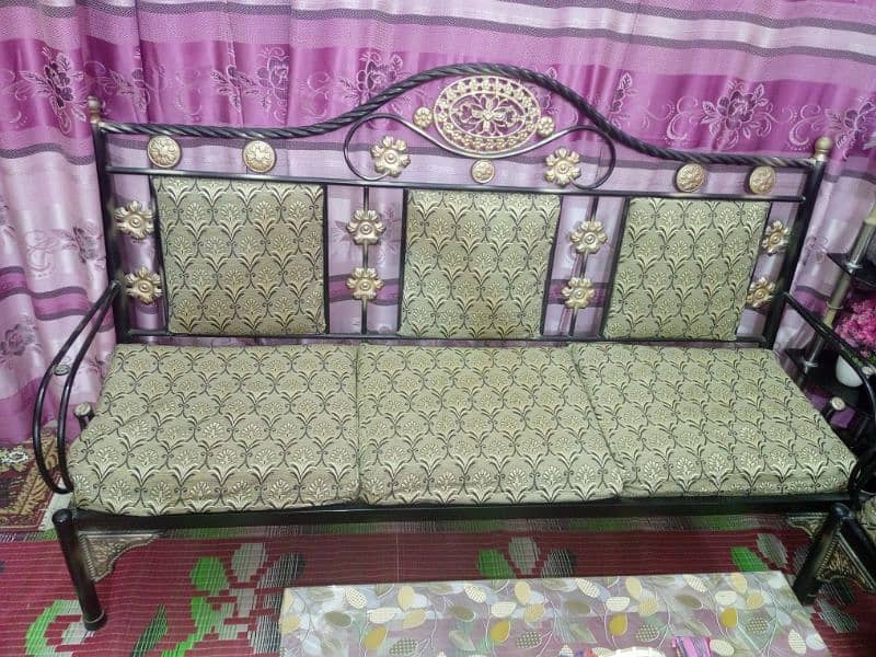 Excellent quality sofa set with table & Side corner 2