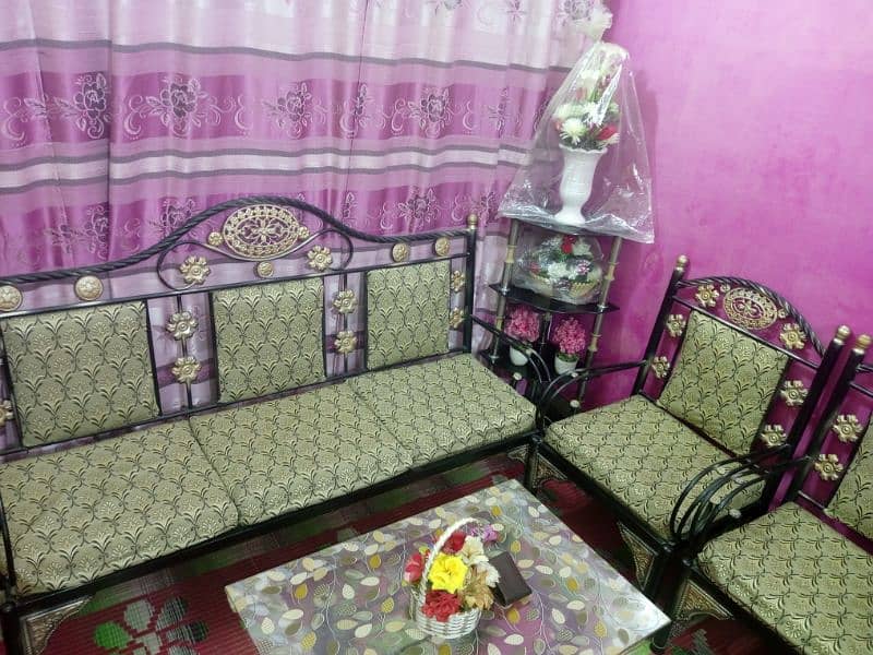 Excellent quality sofa set with table & Side corner 5