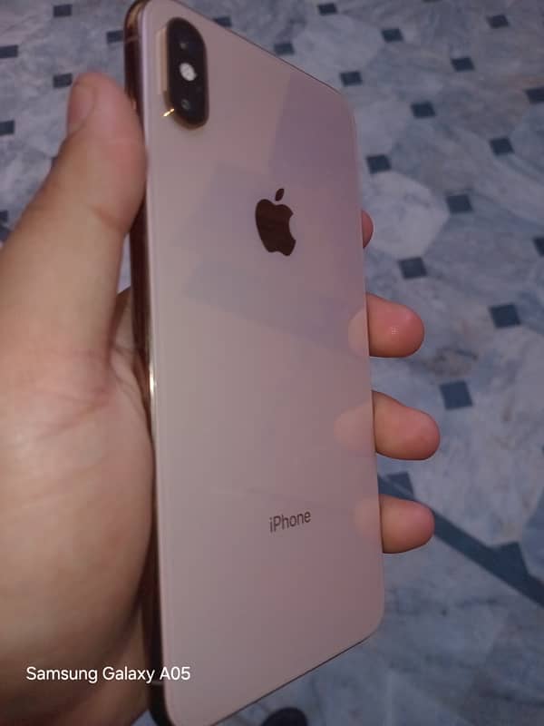 iPhone XS Max PTA APPROVED gold colour 83 bettary health 03105364535 1