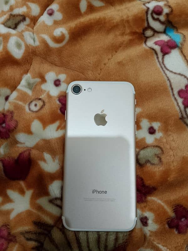 iphone 7 Golden 1