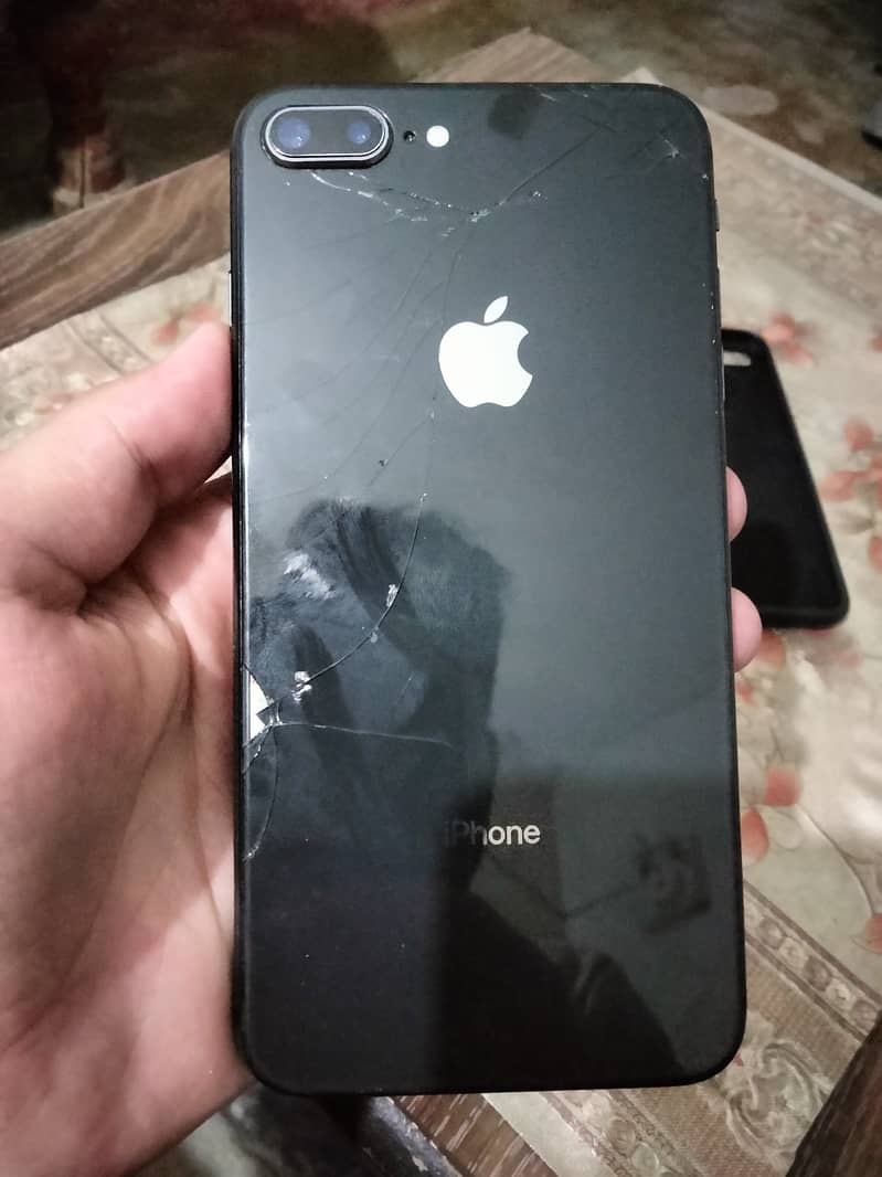 Apple iPhone 8 Plus 2