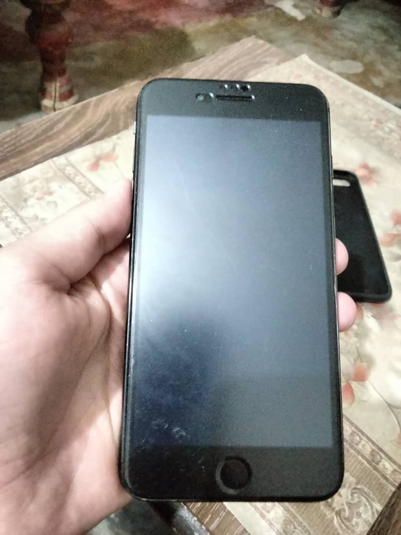 Apple iPhone 8 Plus 3